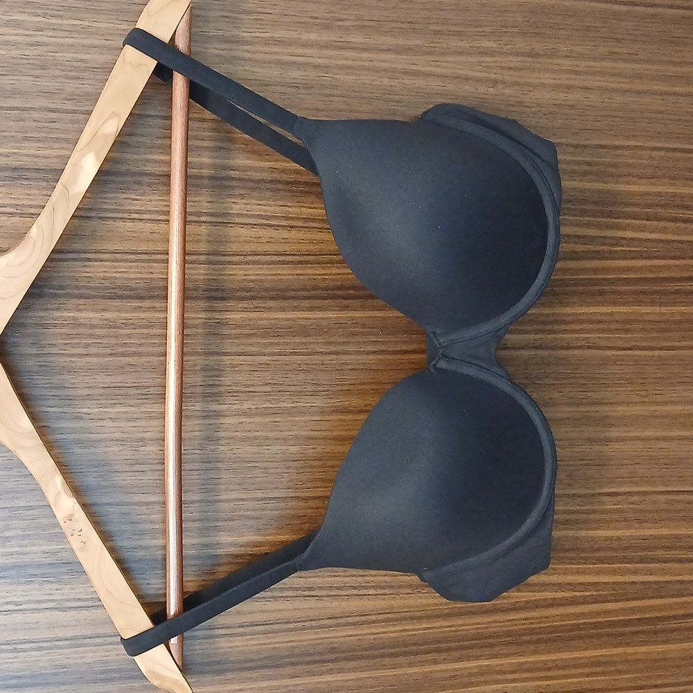 SKIMS Molded Cup Bra SZ 36C